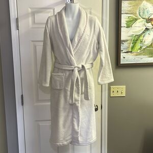 Victoria’s Secret Ivory Cozy Plush Long Sleeve Long Robe with Pockets Belt- Med